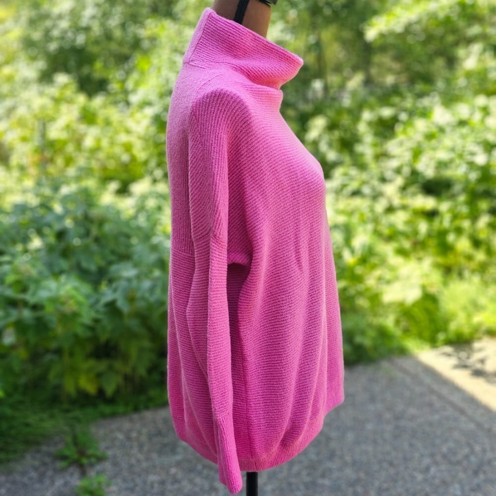 Chelsea & Theodore Pink Sweater For Women, Winter/Fall Sweater, Size XS - Picture 4 of 8